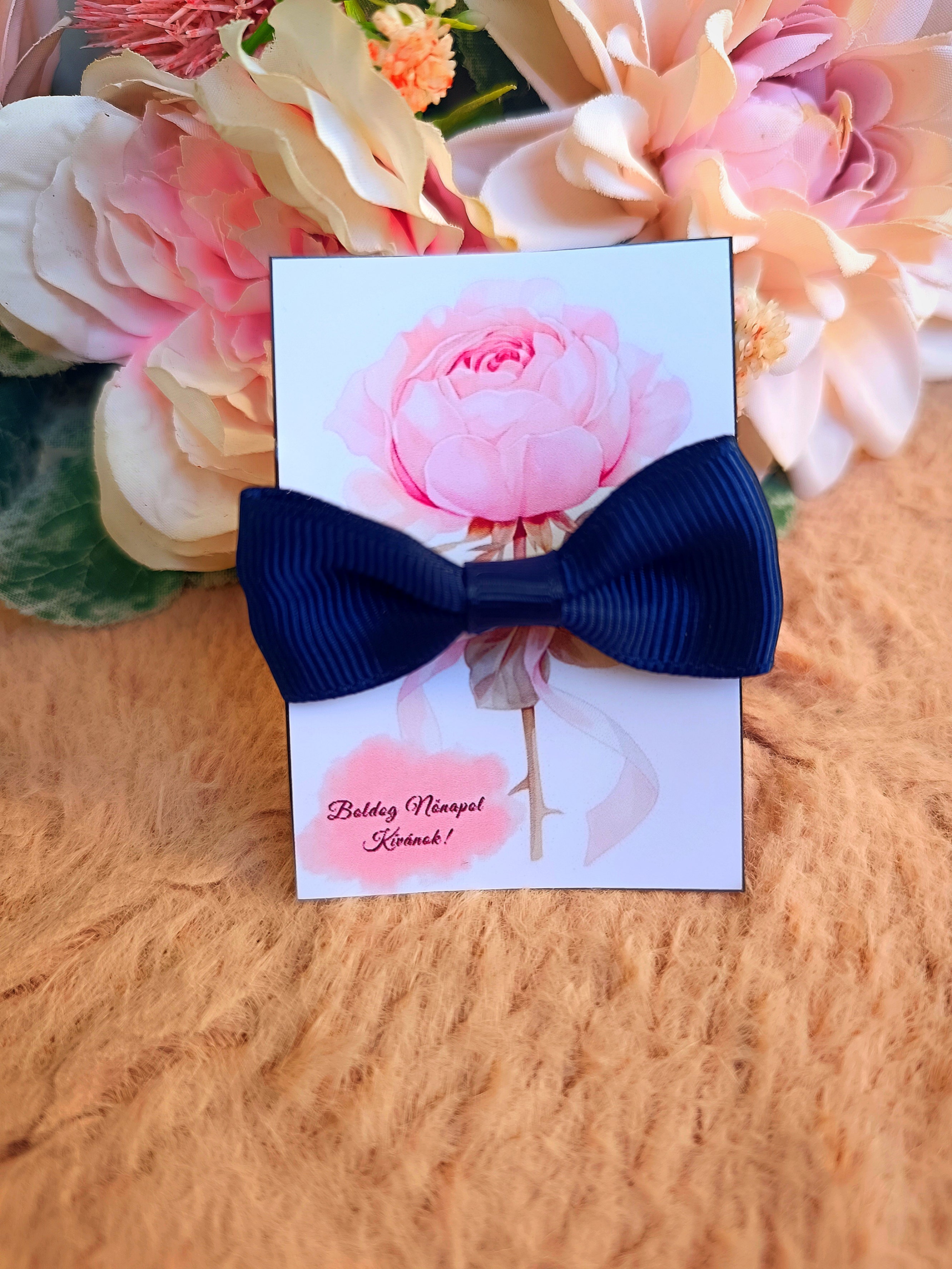 Ajándék masni hajgumi nőnapi sötétkék